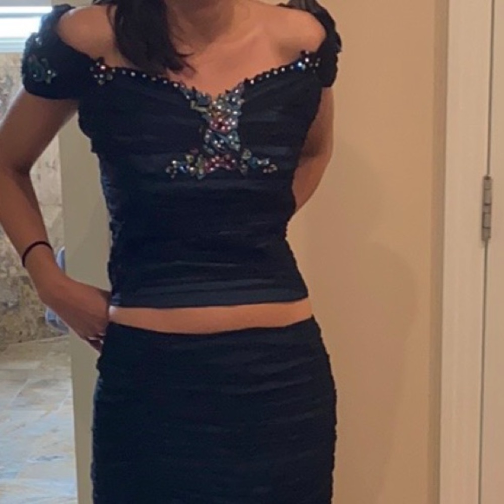 Dress two piece - Picture 4 of 4